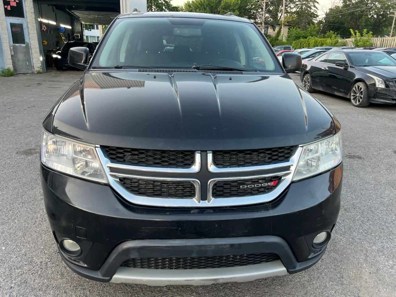 Black Dodge Journey SXT SUV - photo 2