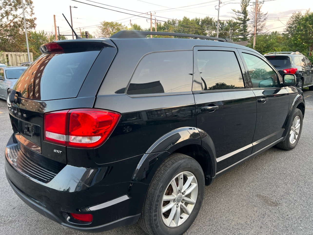 Black Dodge Journey SXT SUV - photo 4