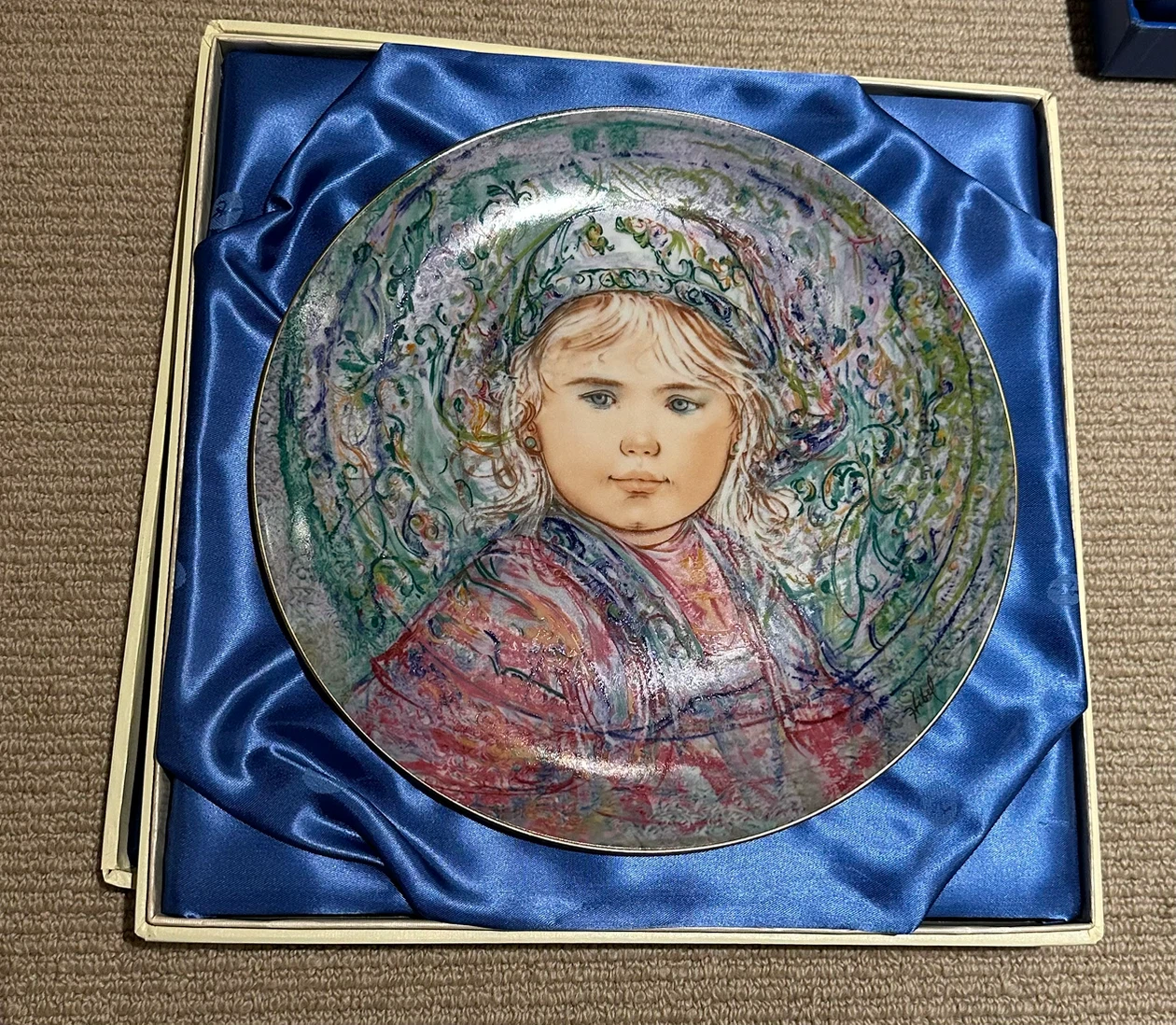 Edna Hibel Nobility of Children Collector Plate Set - photo 3