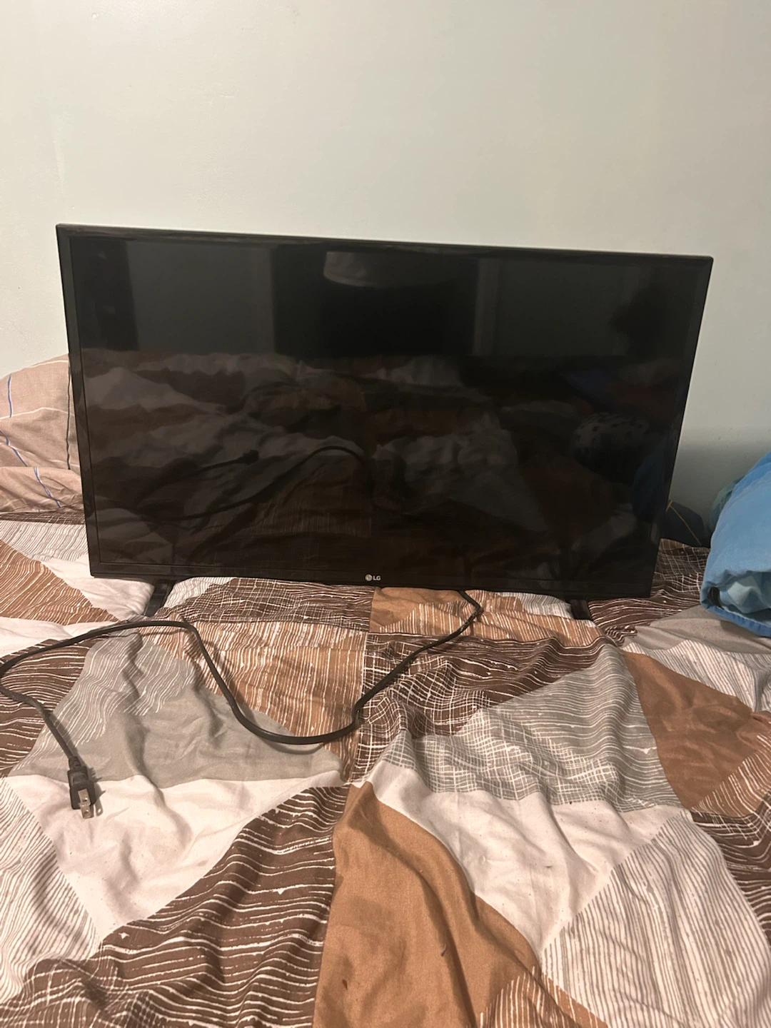 LG TV LG 32-inch LED TV 32LH500B