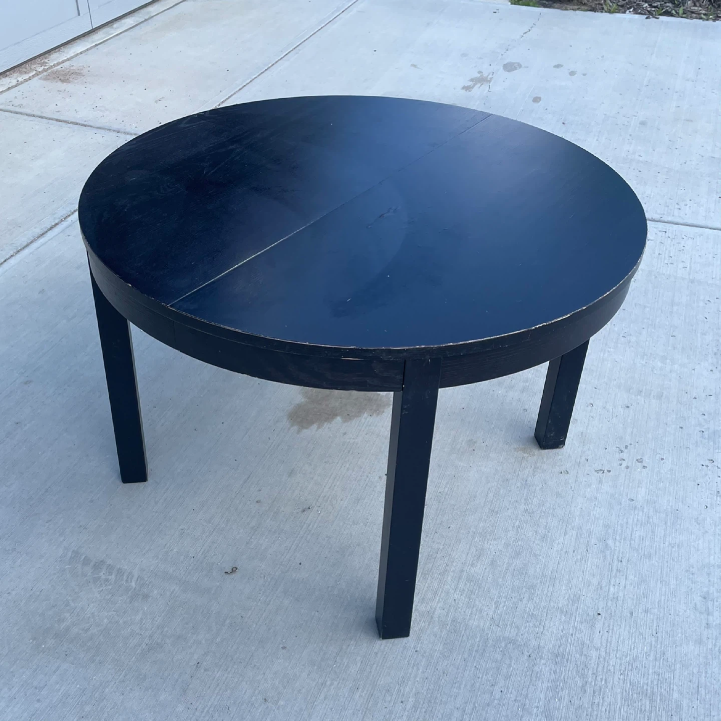 Round Dining Table - photo 2