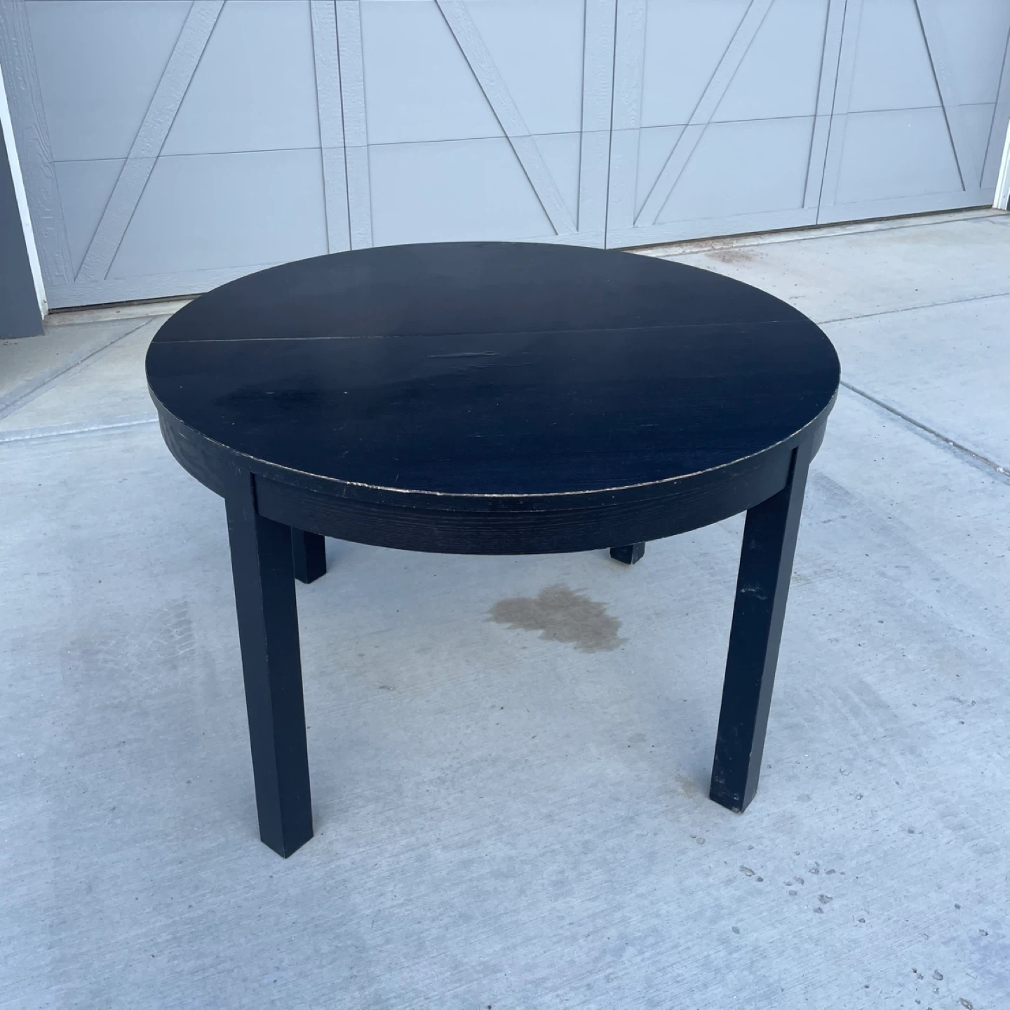 Round Dining Table - photo 3