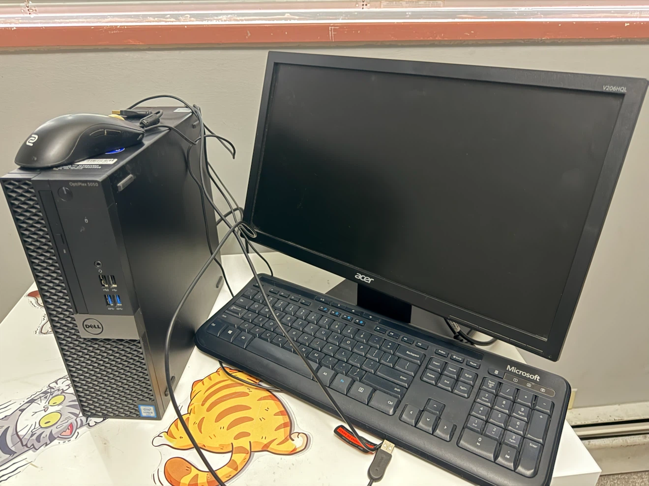 Dell Desktop Computer Set with Acer Monitor - photo 2