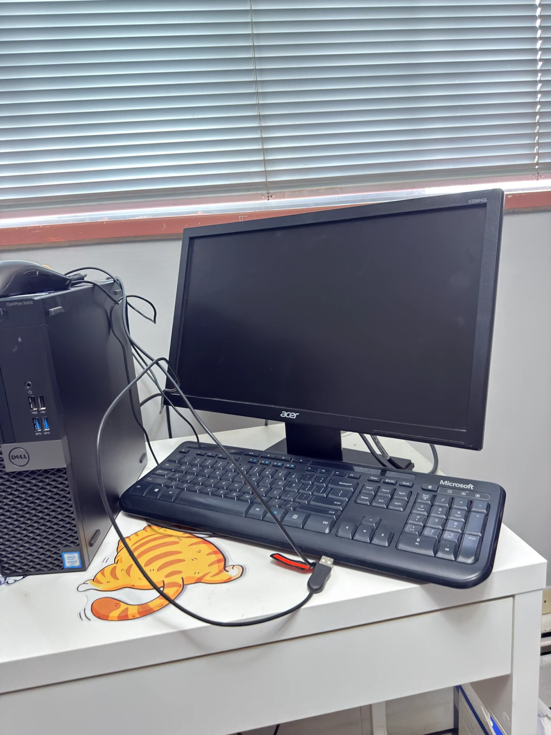 Dell Desktop Computer Set with Acer Monitor - photo 3