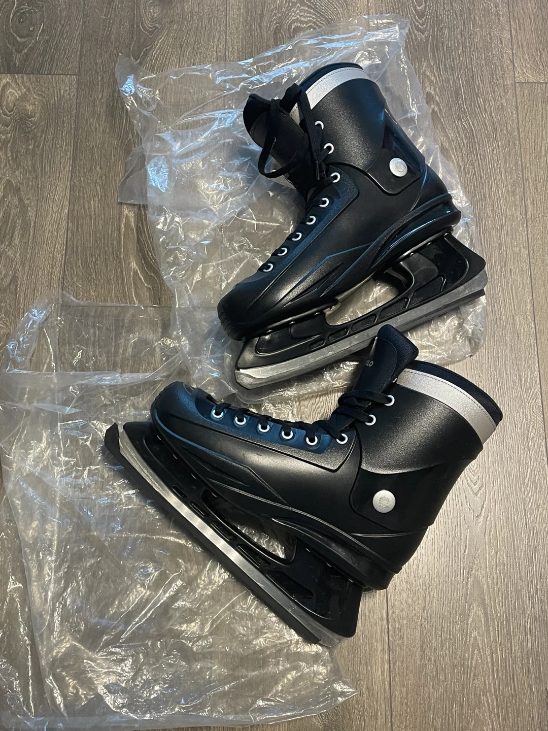 🏡 Moving Out Sale – OXELO FIT 100 Ice Skates (Men）⛸️