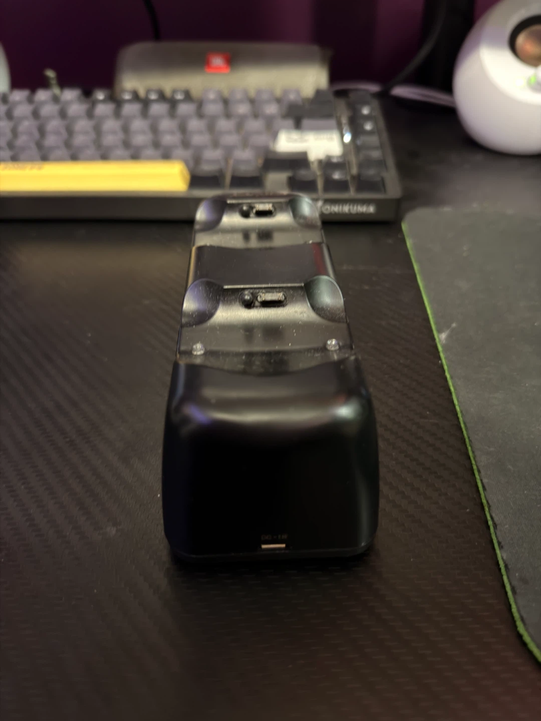 OIVO Triple Charging Dock for PS4 Controllers - photo 2