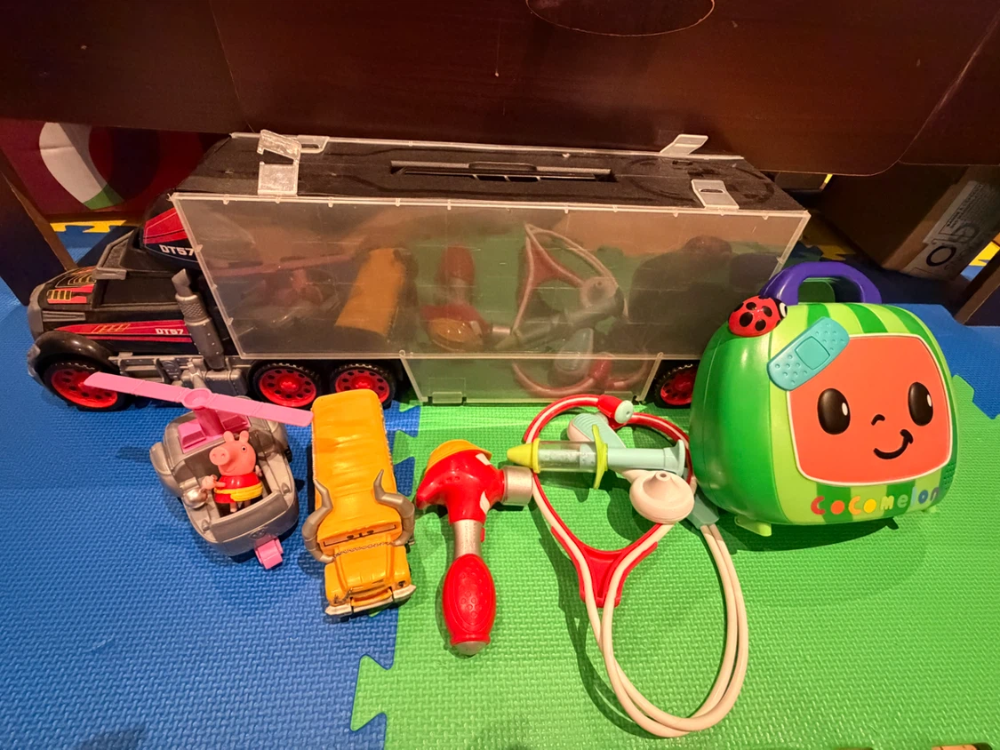 CoComelon & Friends Toy Doctor Kit with Truck