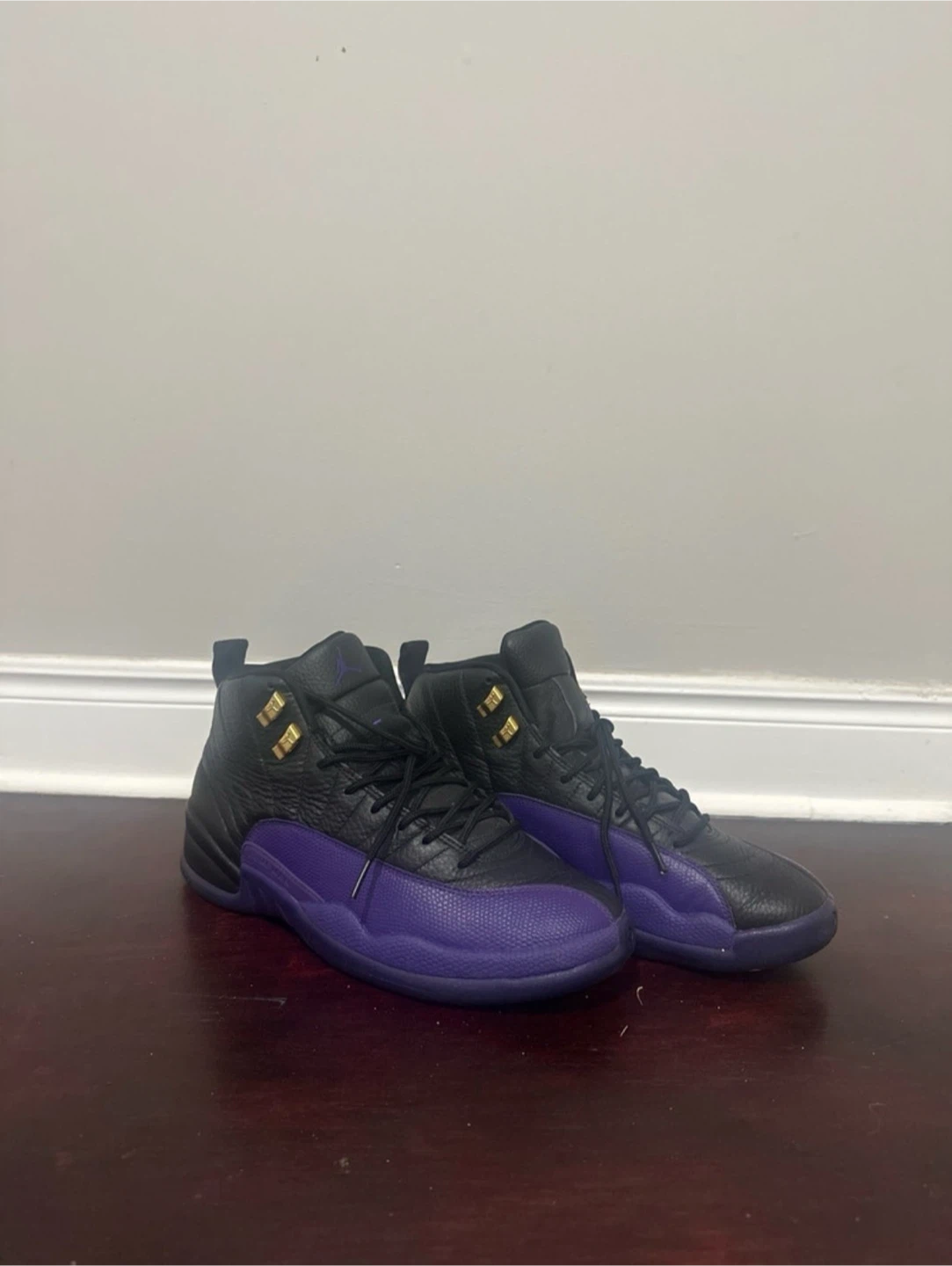 Who wants  to add 2 Jordan’s into their collection for 199 - photo 2