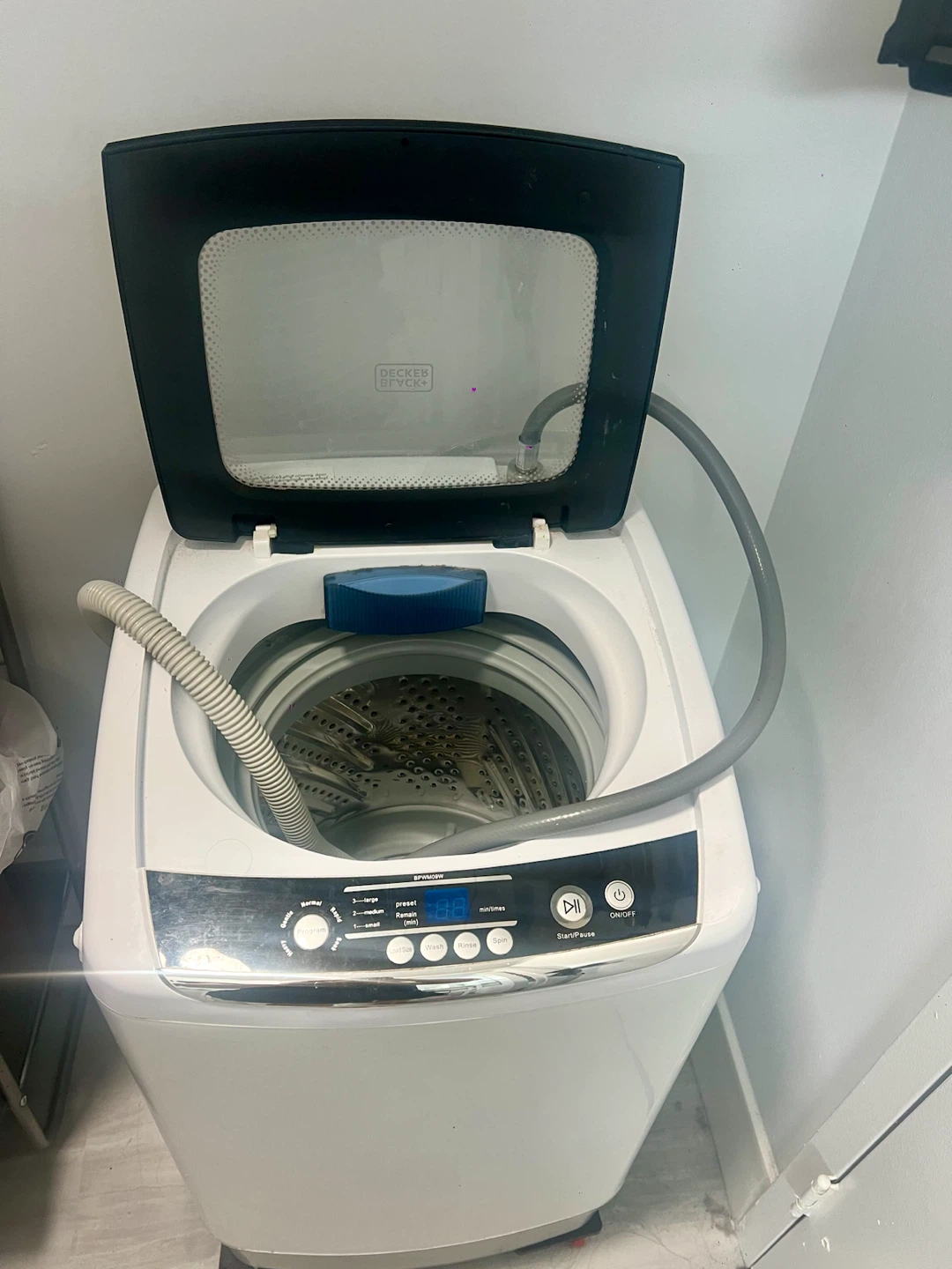 BLACK+DECKER Portable Washing Machine + free drying rack
