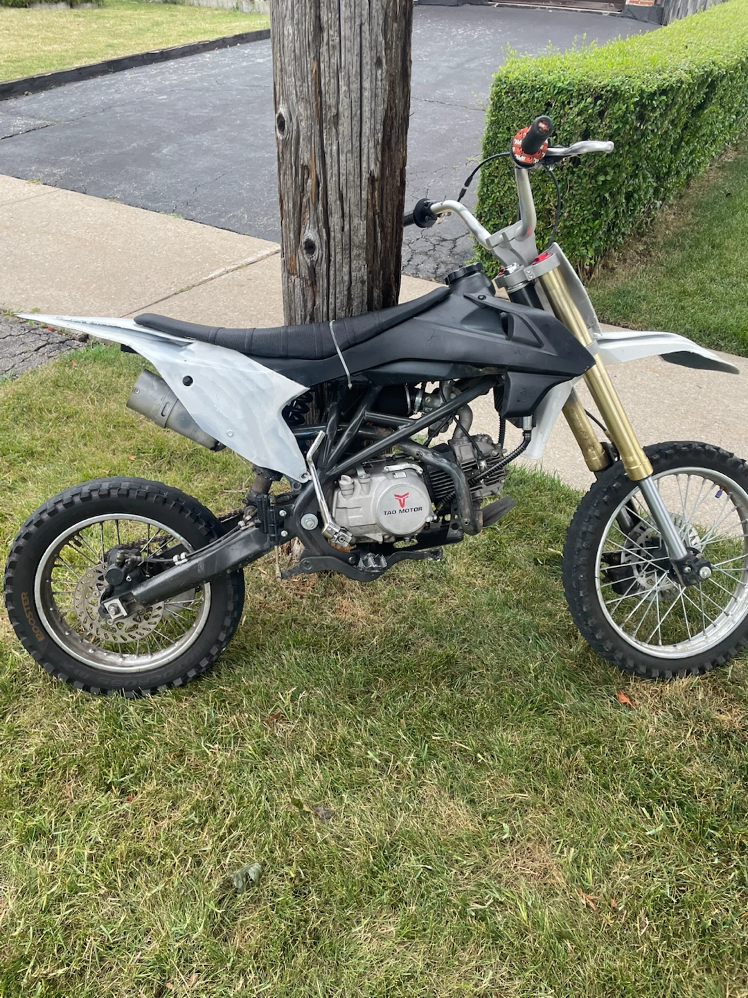 Selling a 140cc dirt bike - photo 3