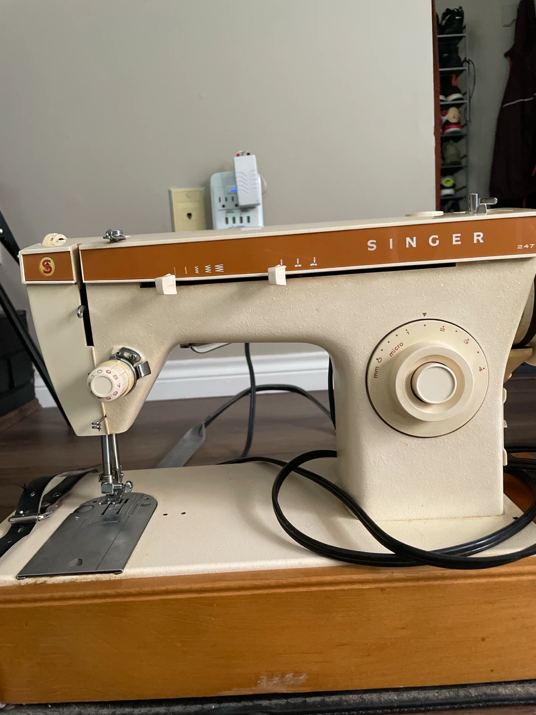 Vintage 70’s Singer 247 Sewing Machine