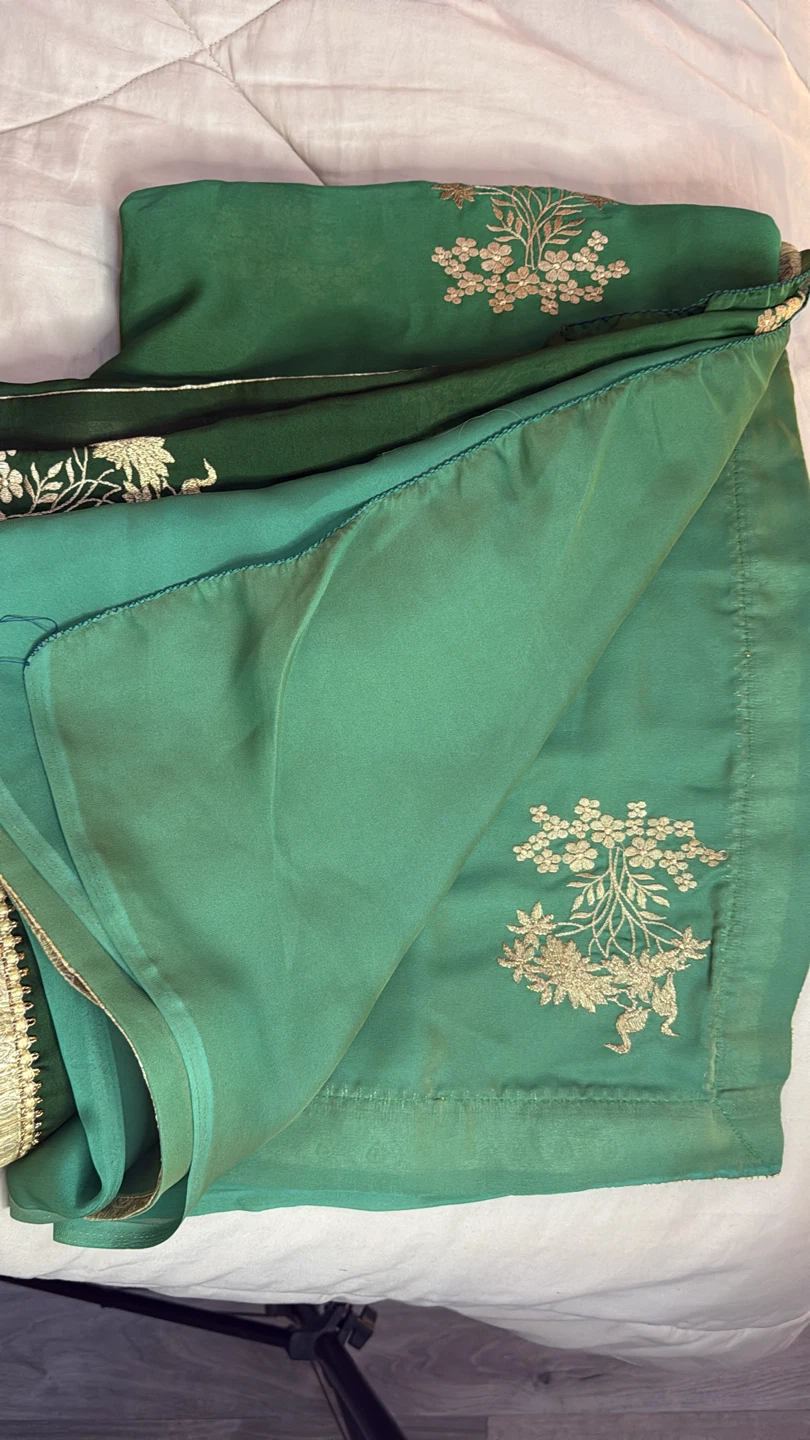 Green embroidered silk dupatta with gold trim - photo 3