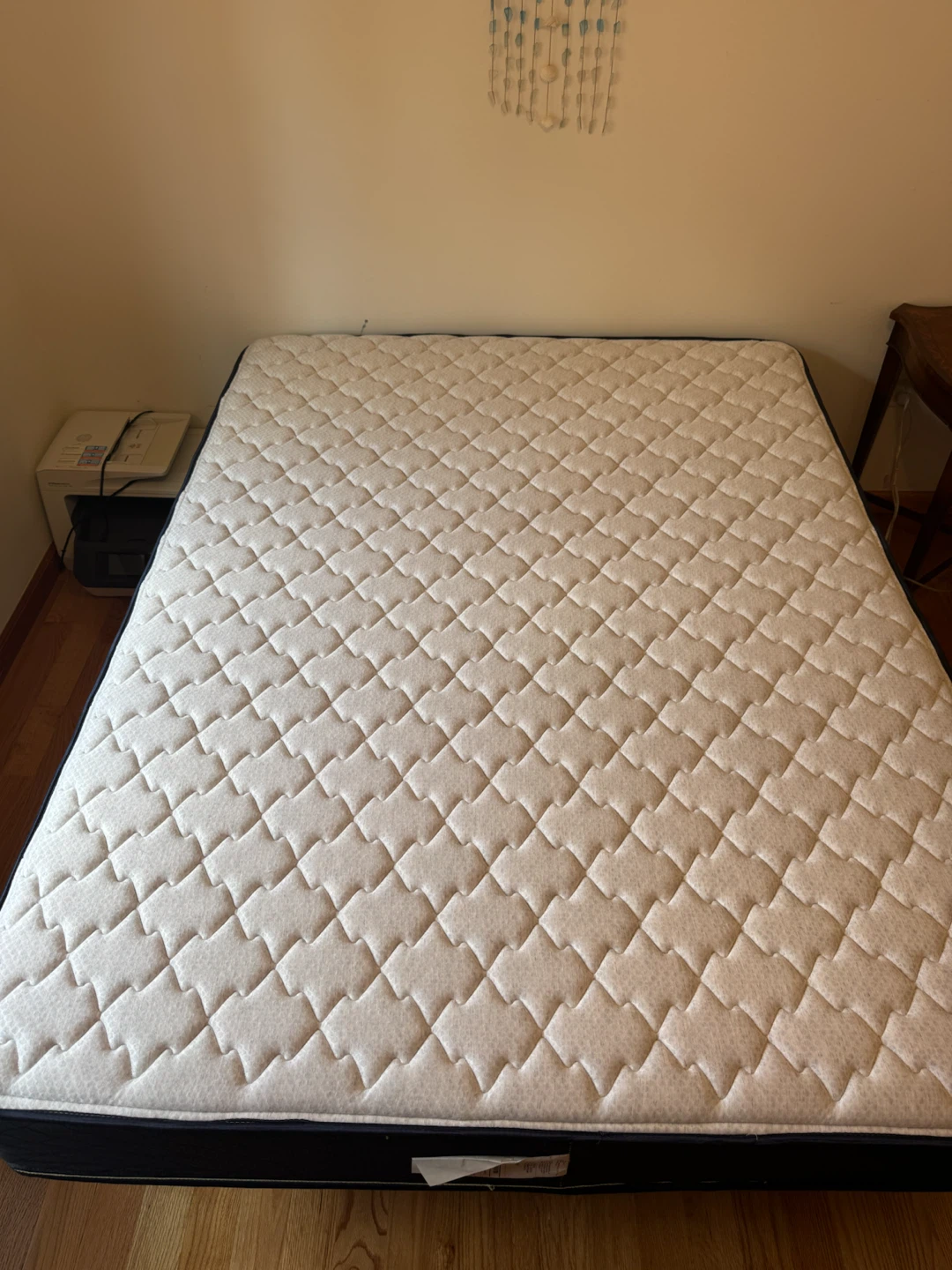 Queen Mattress & Metal Bed Frame Set – Excellent Condition - photo 2