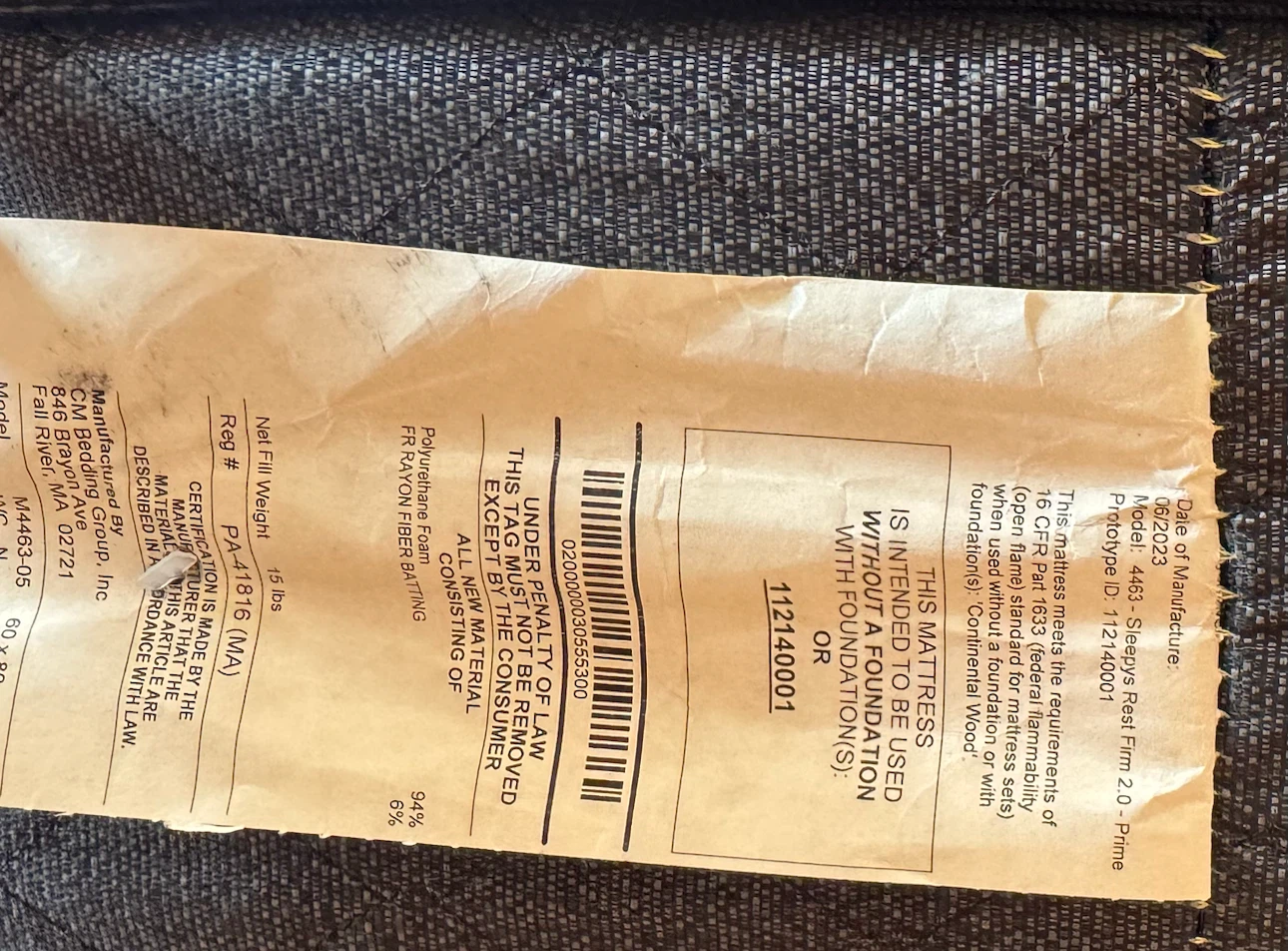 Queen Mattress & Metal Bed Frame Set – Excellent Condition - photo 4