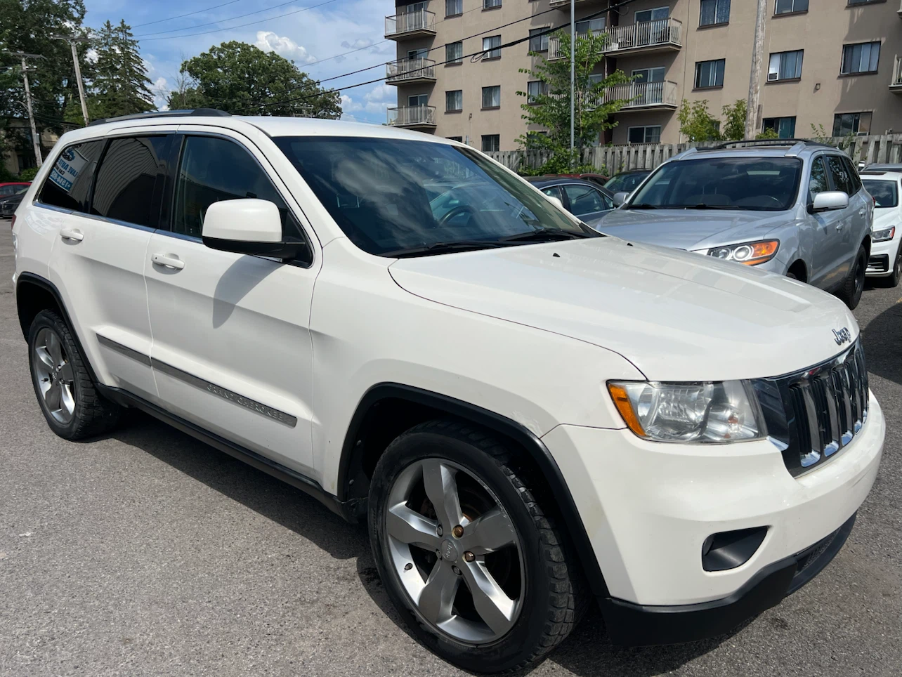 White Jeep Grand Cherokee Laredo 4x4 - photo 3