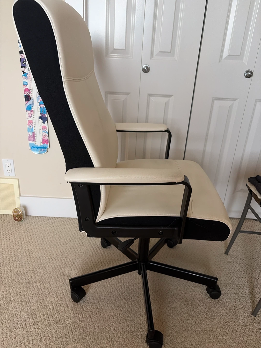 Ergonomic Office Chair - White and Black - photo 4