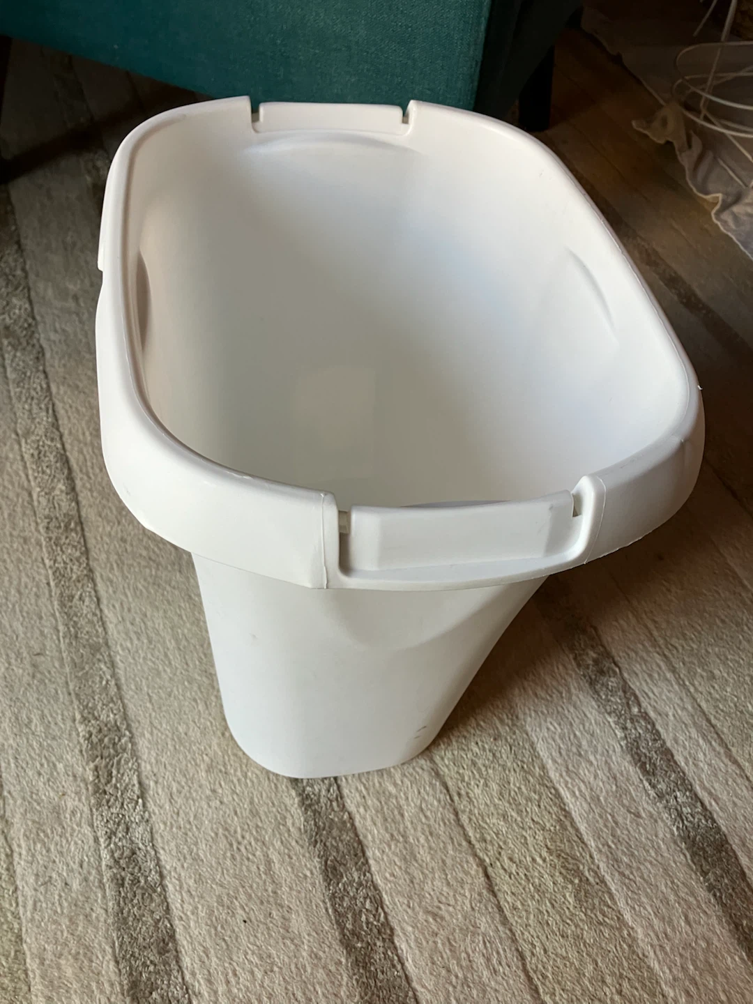 Rubbermaid Wastebasket 5.3 Gallon White - photo 3