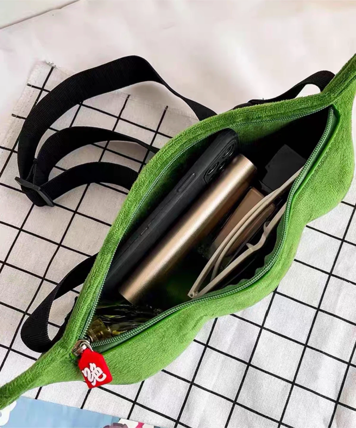 Green Pea Pod Plush Fanny Pack - photo 2