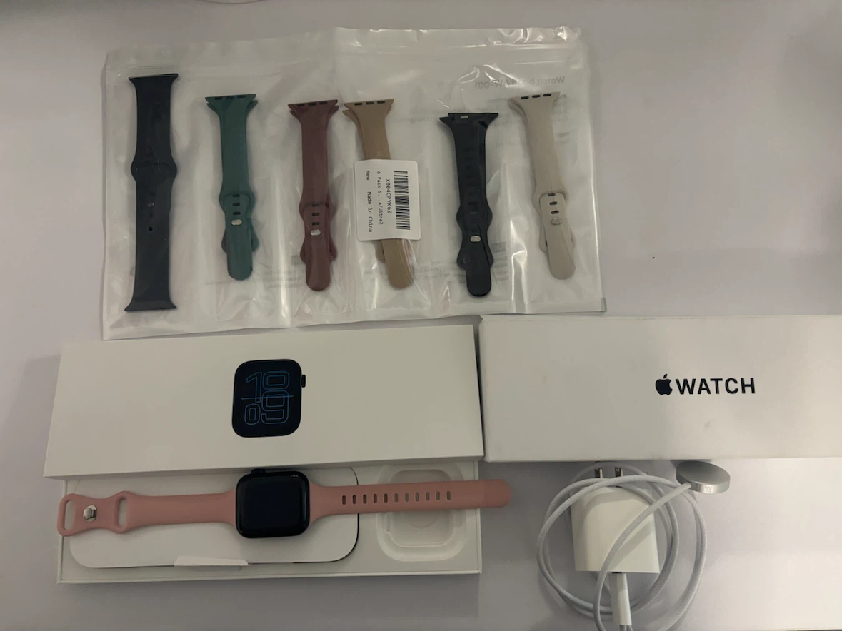 Apple Watch SE GPS 40mm with extra bands
