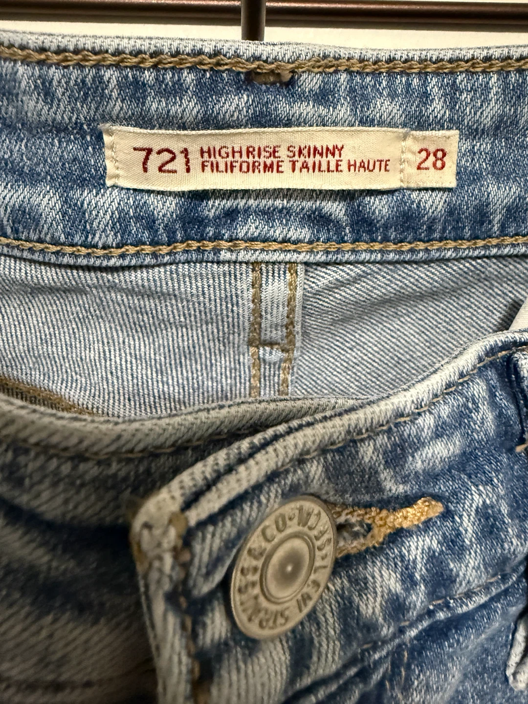 Levi's 721 High-Rise Skinny Jeans Size 28 - photo 4