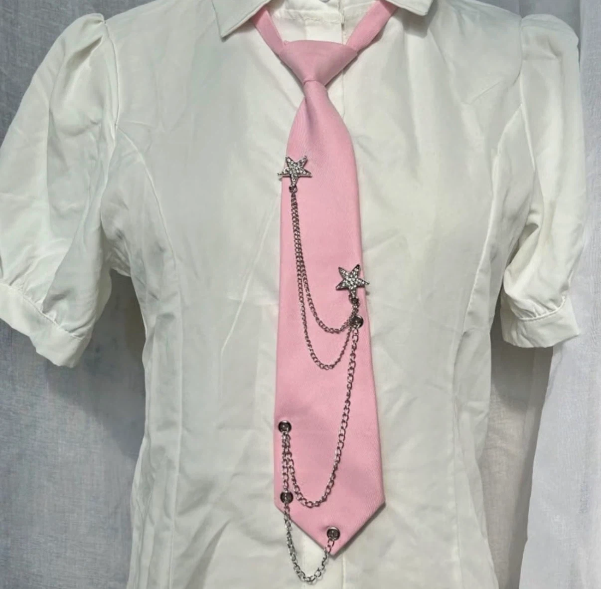 Pink Tie with Star and Chain Detail - photo 2