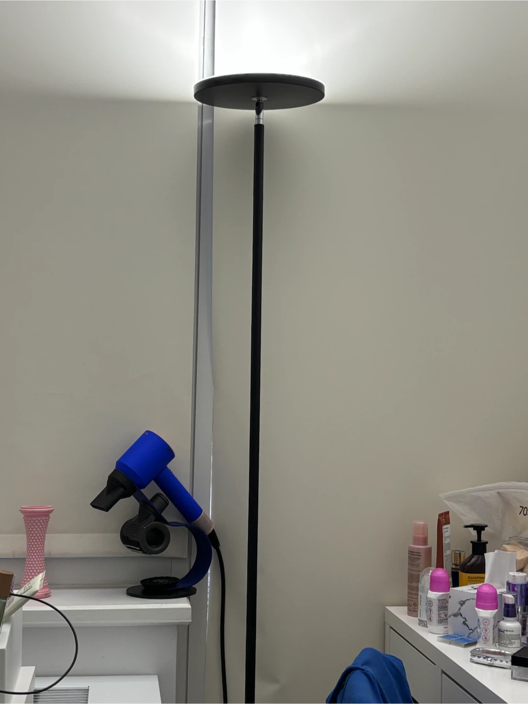 Modern LED Floor Lamp with Remote Control - photo 2