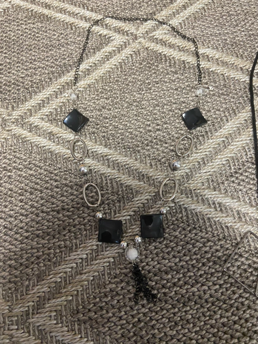 Silver tone necklace set with black square and geometric pendant - photo 2