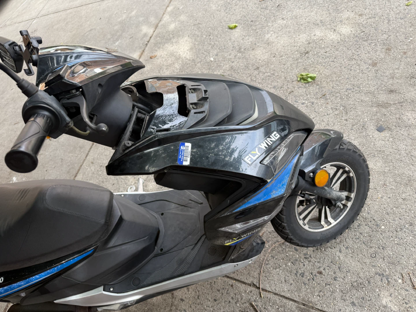 Fly Wing Lightning II 150cc Scooter - photo 2