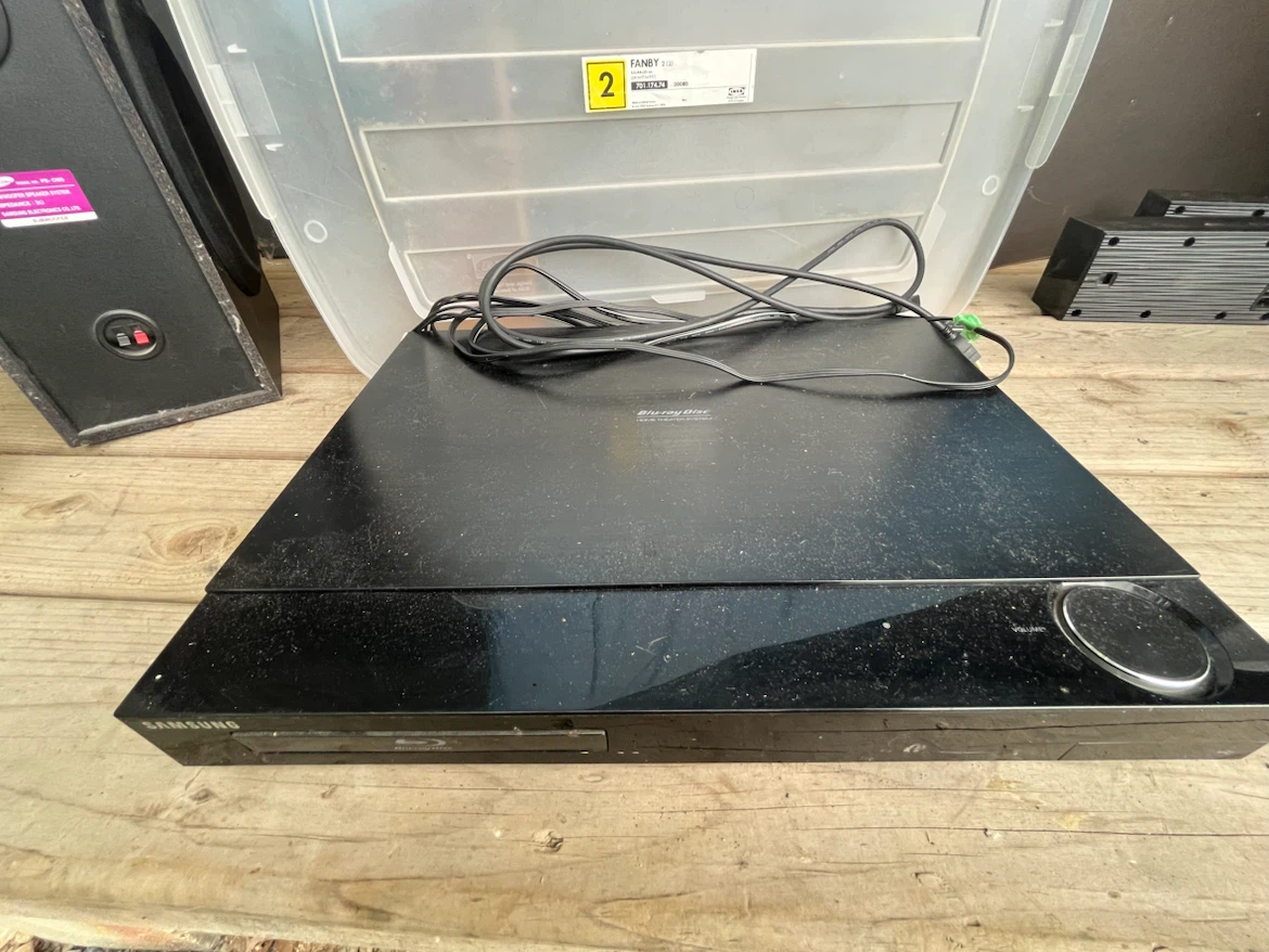 Blue Ray and speaker System
