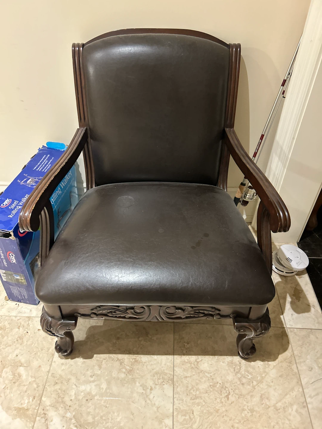 4 Classic Dark Brown Leather Armchairs - photo 2