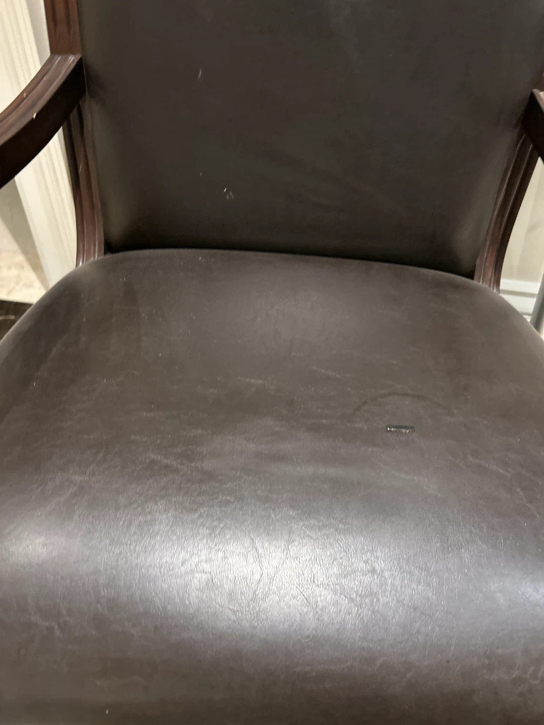 4 Classic Dark Brown Leather Armchairs - photo 5