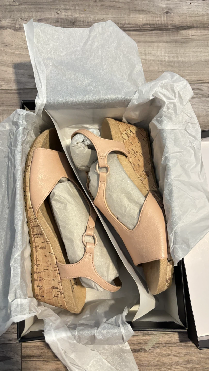 Brand New Naturalizer Wedge Sandals - Size 8