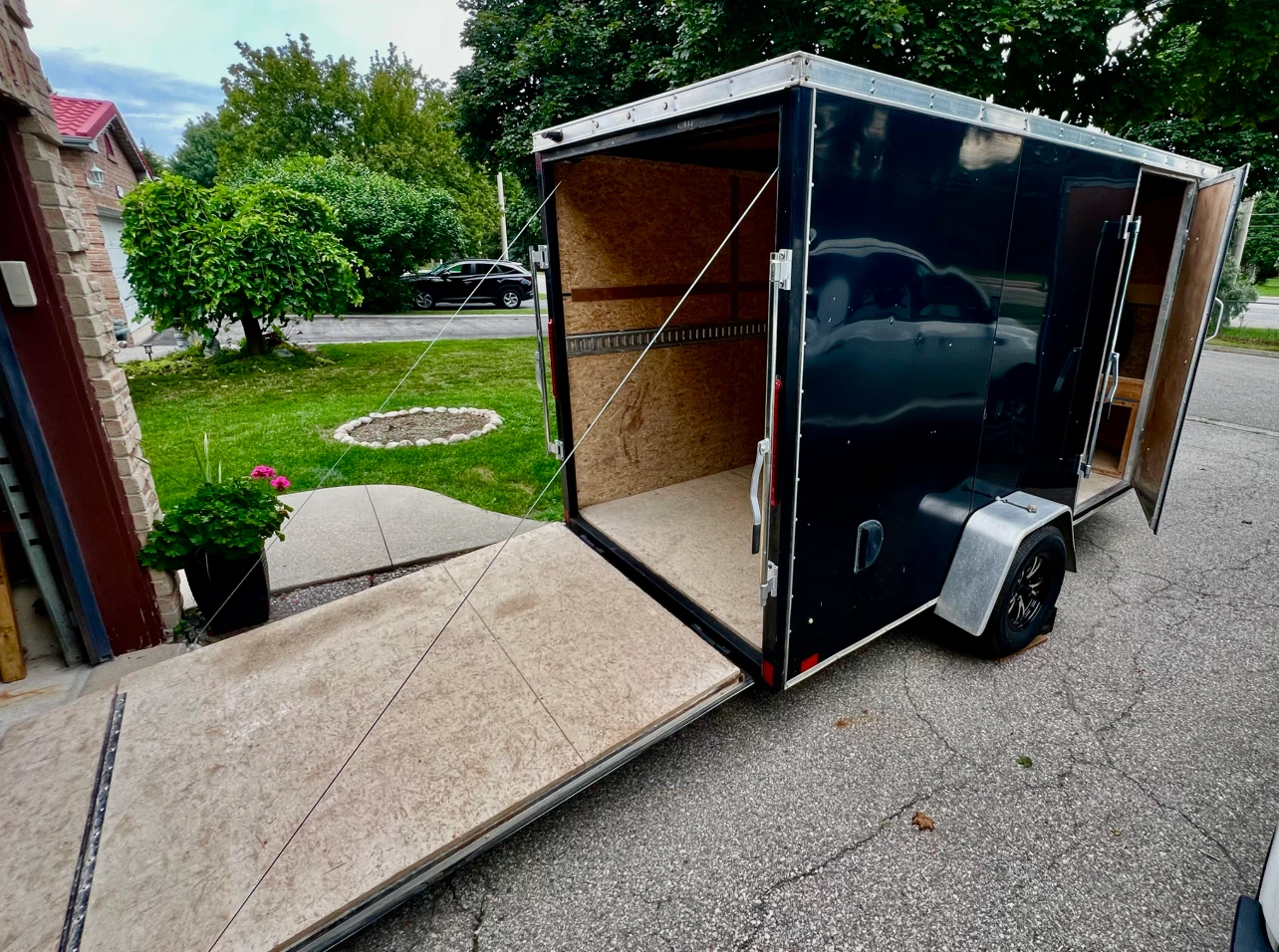 6' X 12'+V Nose 6'6" Inside Height Enclosed Cargo Trailer - photo 4