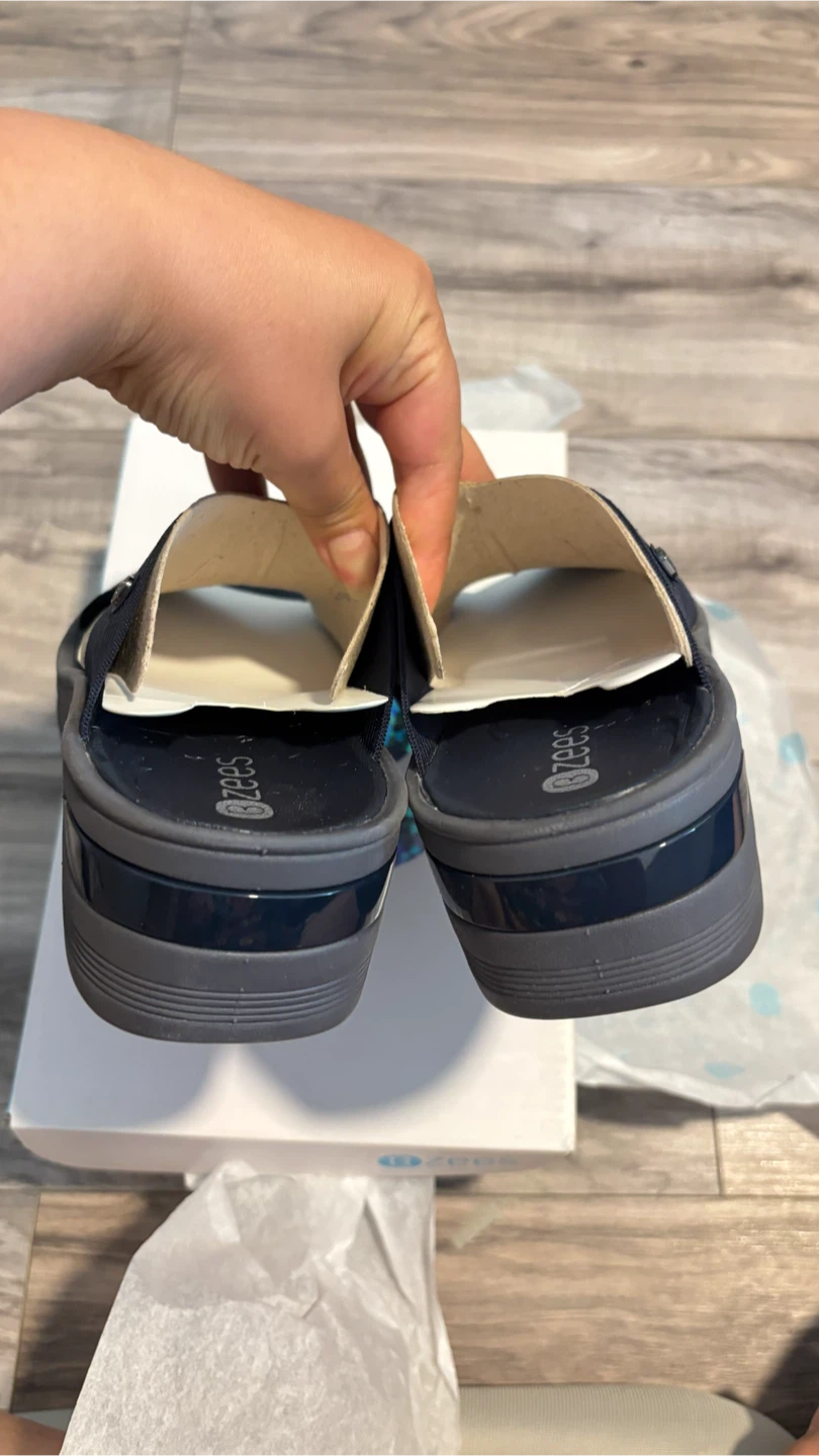 Brand new Bzees Desire Navy Sandals - photo 4