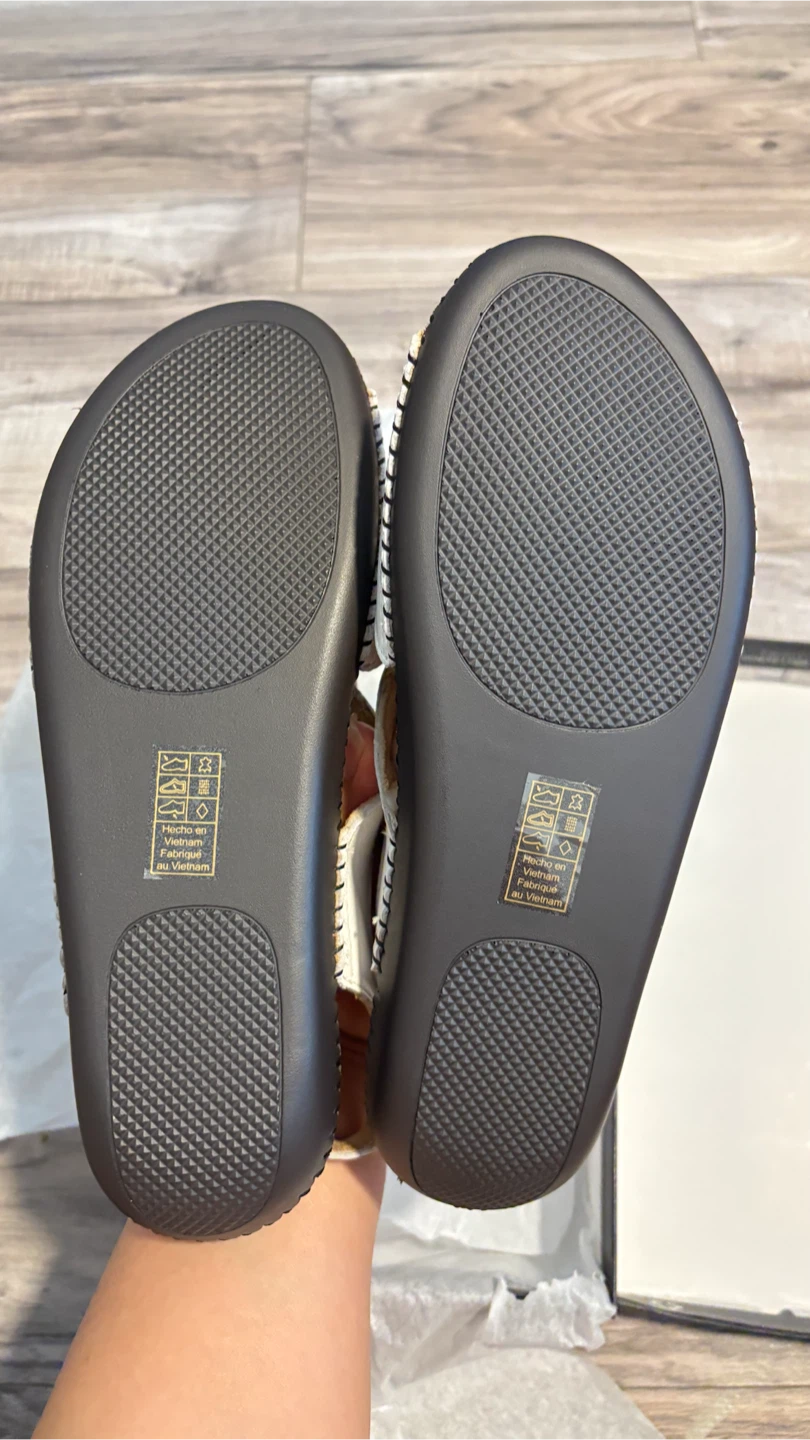Brand New Naturalizer White Leather Sandals - photo 4