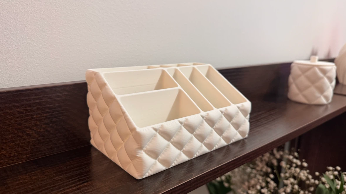 White Quilted Makeup Organizers 3D print - photo 3