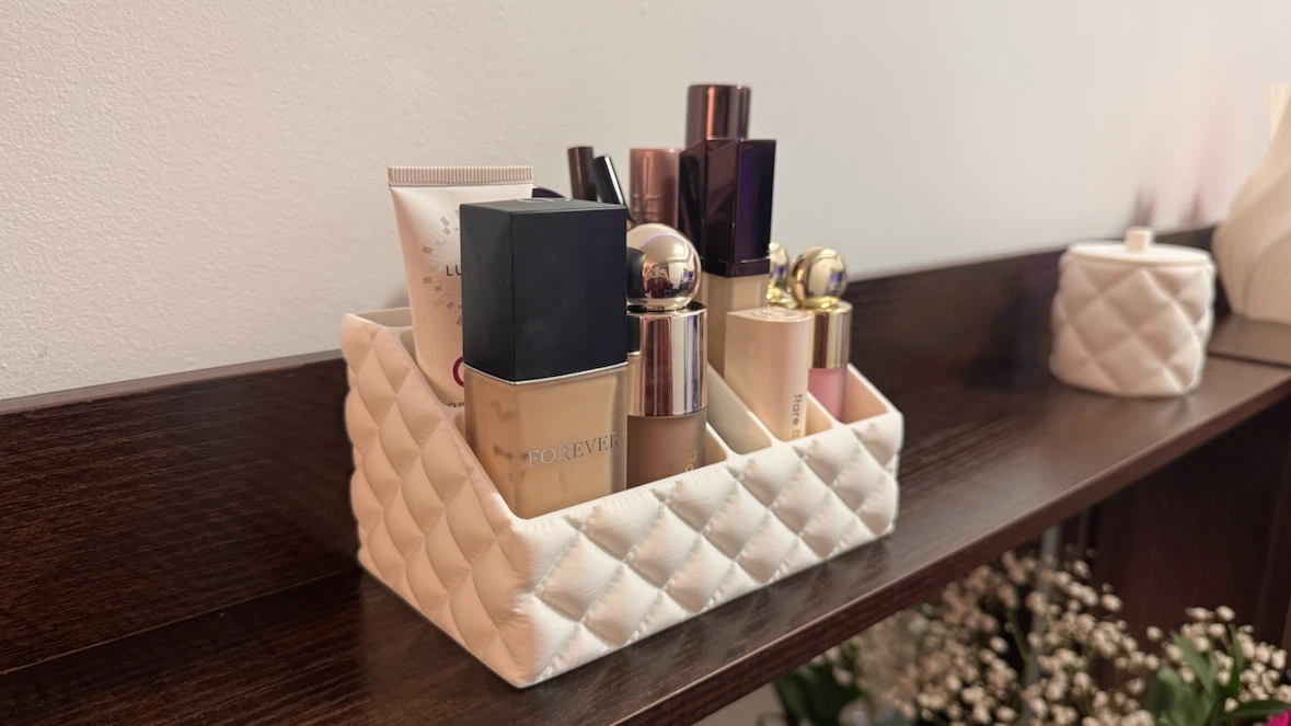 White Quilted Makeup Organizers 3D print - photo 5