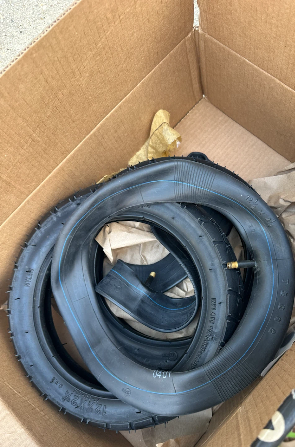 1 Flat Tire E Scooter with A replacement tire - photo 2
