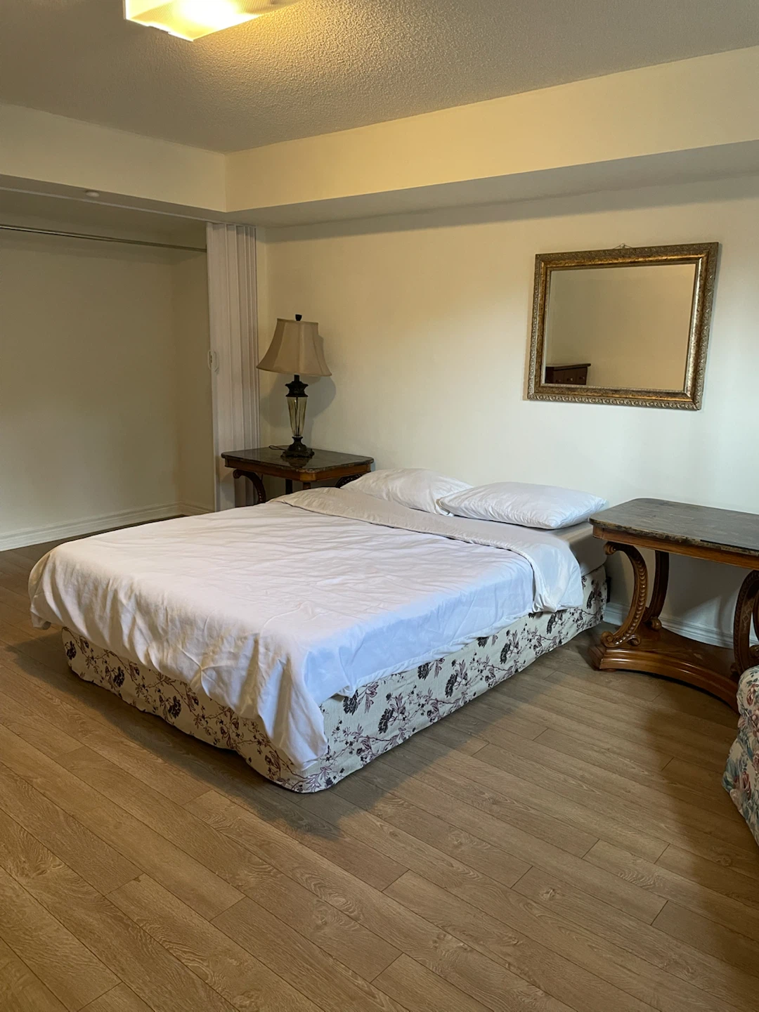 Spacious Furnished 2-Bedroom Basement Apartment for Rent - photo 4