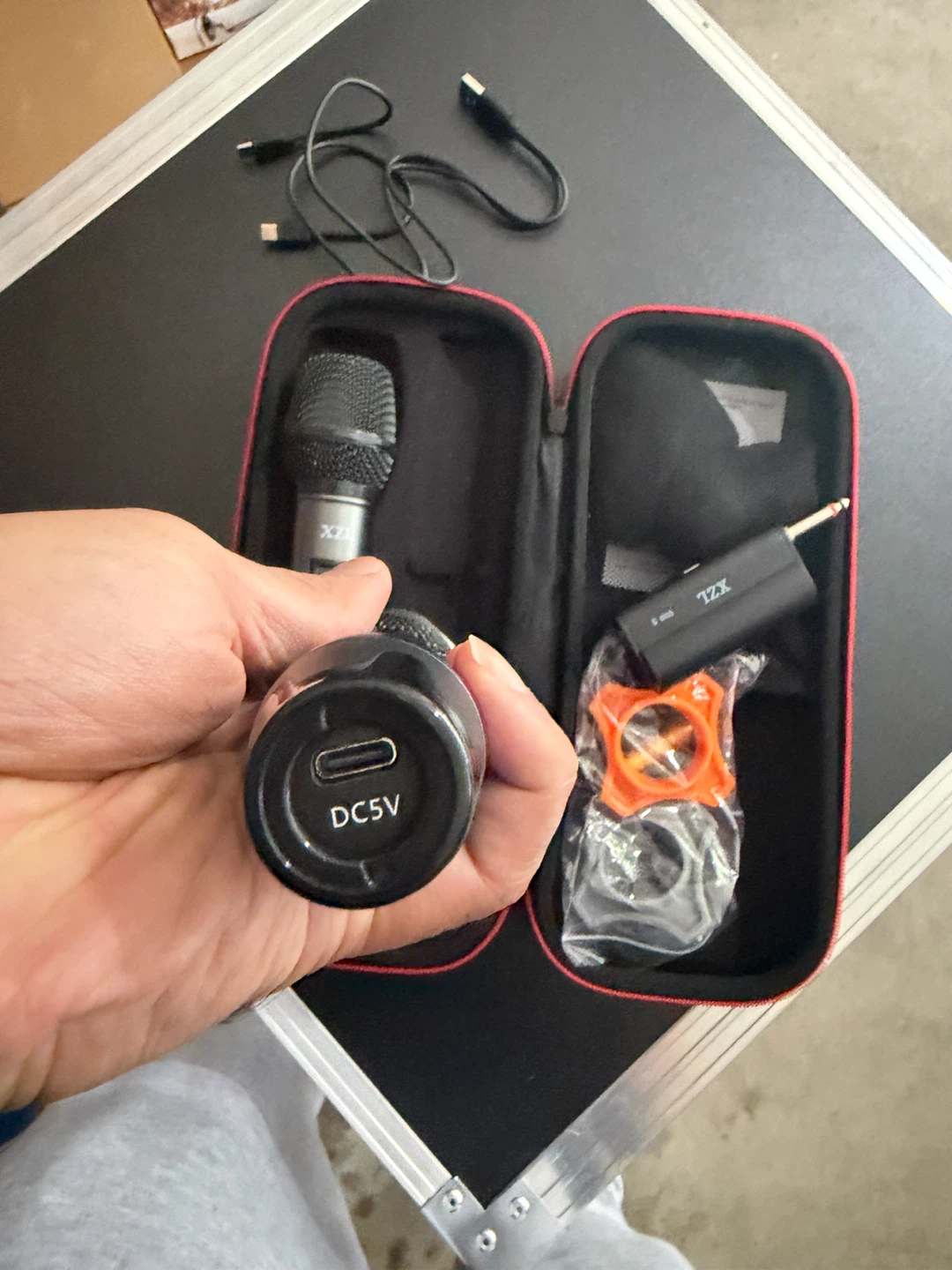 XZL Wireless UHF Microphone System with Case - photo 3