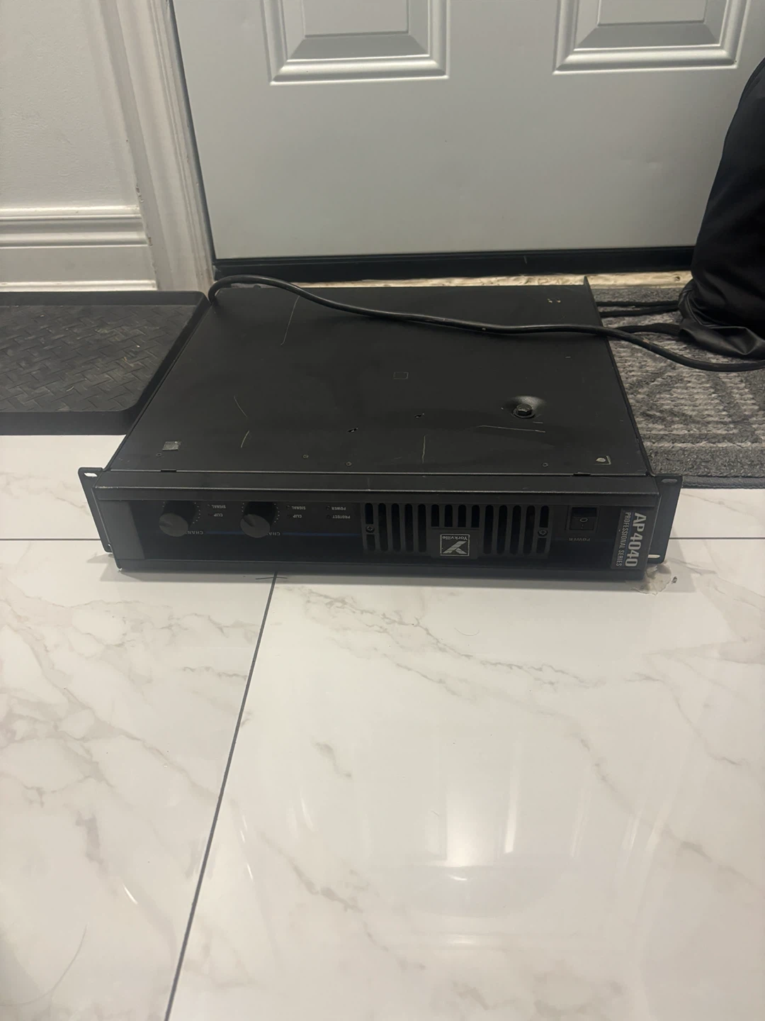 Yorkville AP4040 Amplifier