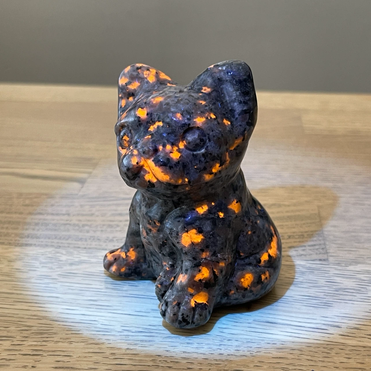 Carved Yooperlite French Bulldog Figurine – UV Fluorescent - photo 2