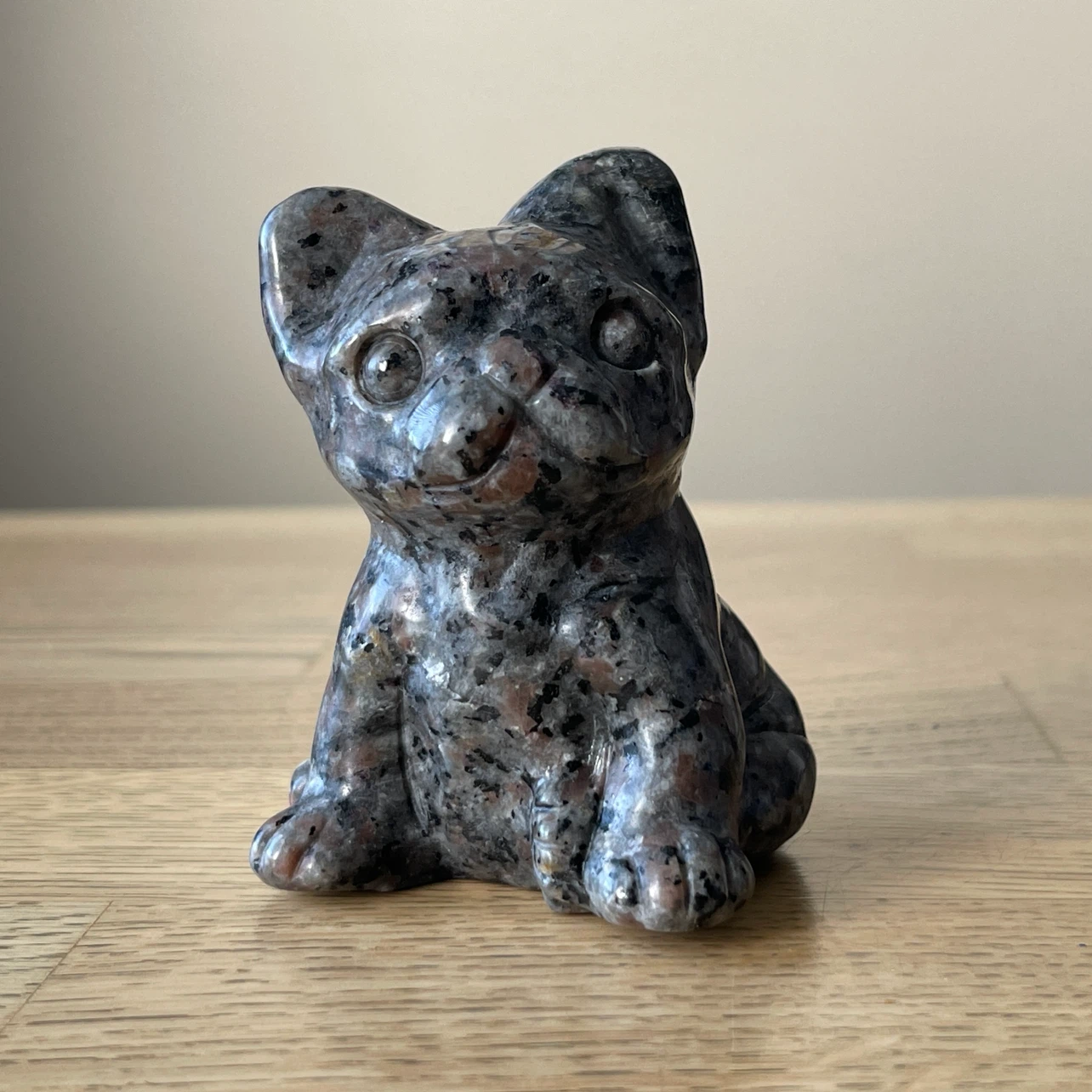 Carved Yooperlite French Bulldog Figurine – UV Fluorescent - photo 3