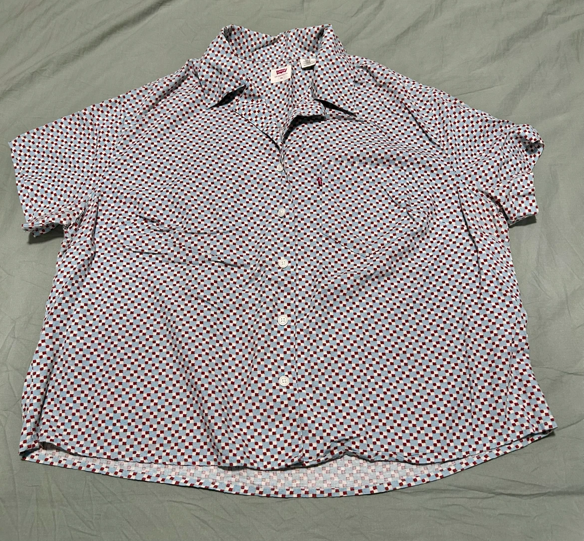 Levi's Women’s Short Sleeve Button-Up Shirt