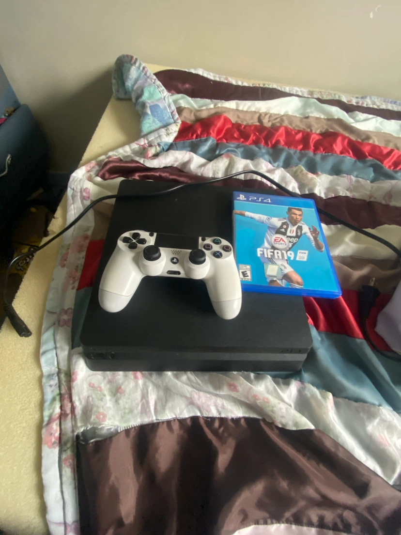 PlayStation 4 Slim Console READ DESC