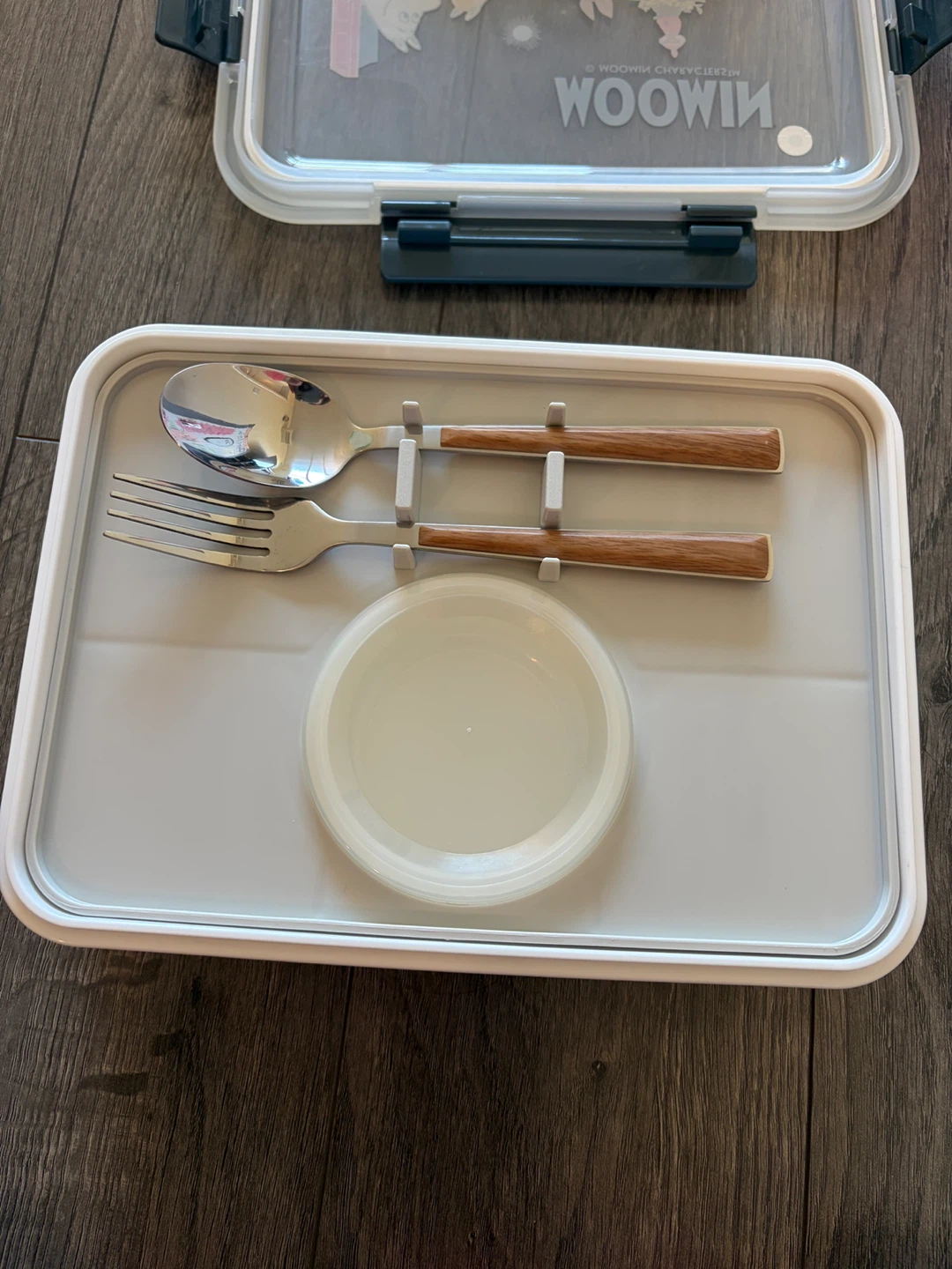 Brand New MOOMIN Super Lock Lunch Box with Spoon & Fork – 1050ml - photo 2