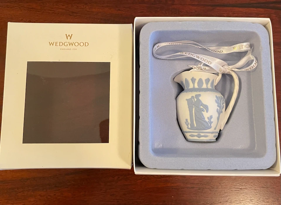 Wedgwood Jasperware Creamware Small Jug Ornament - photo 2