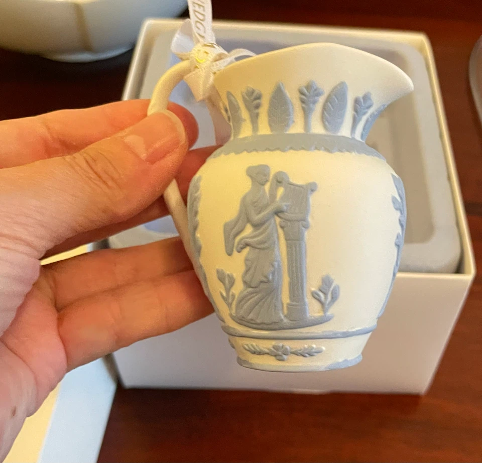 Wedgwood Jasperware Creamware Small Jug Ornament - photo 3