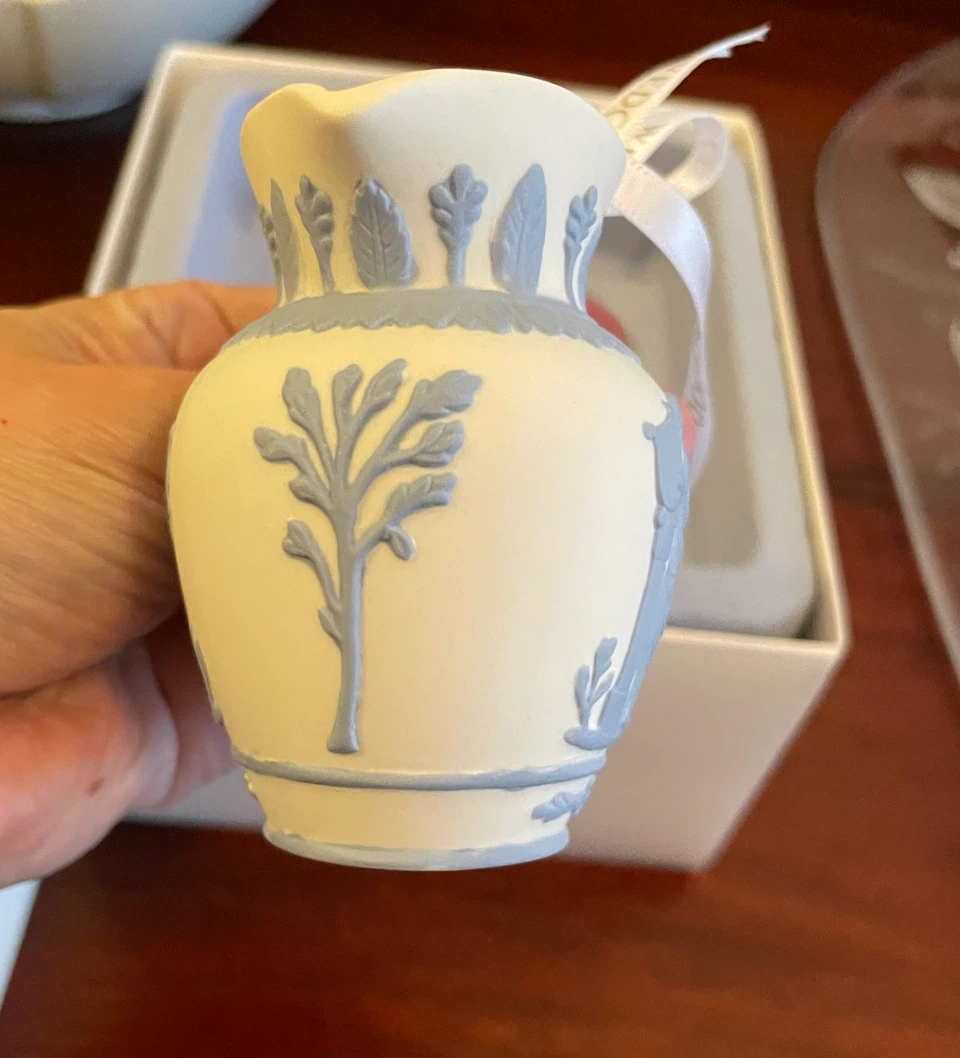 Wedgwood Jasperware Creamware Small Jug Ornament - photo 4