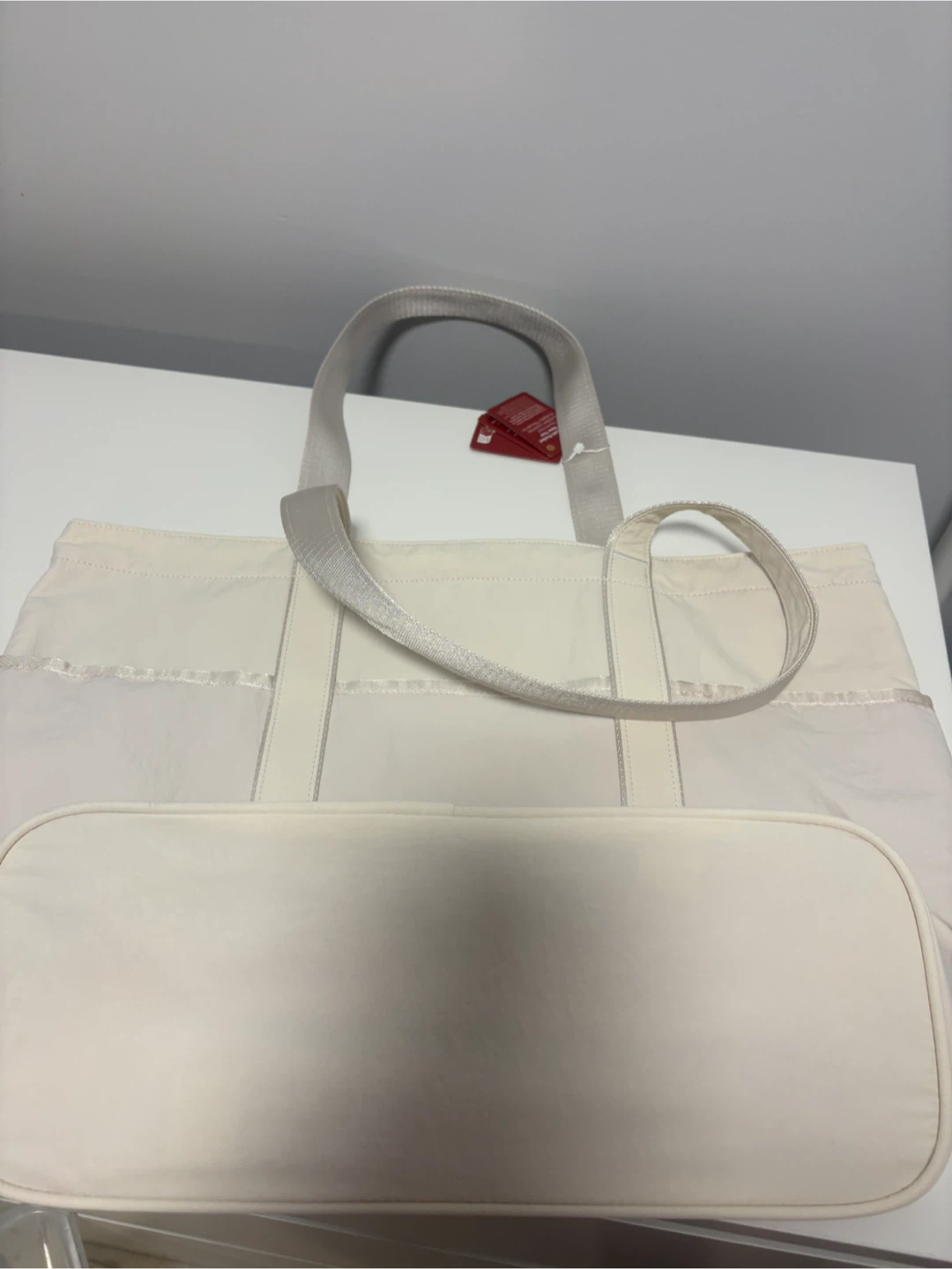 Lululemon Daily Multi-Pocket Tote - New Year - photo 2